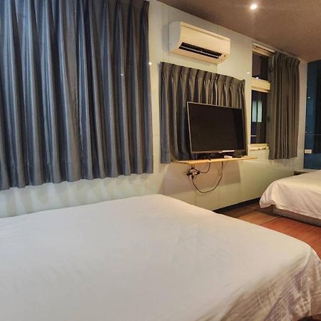 Yung Feng Hotel Цзілун Екстер'єр фото