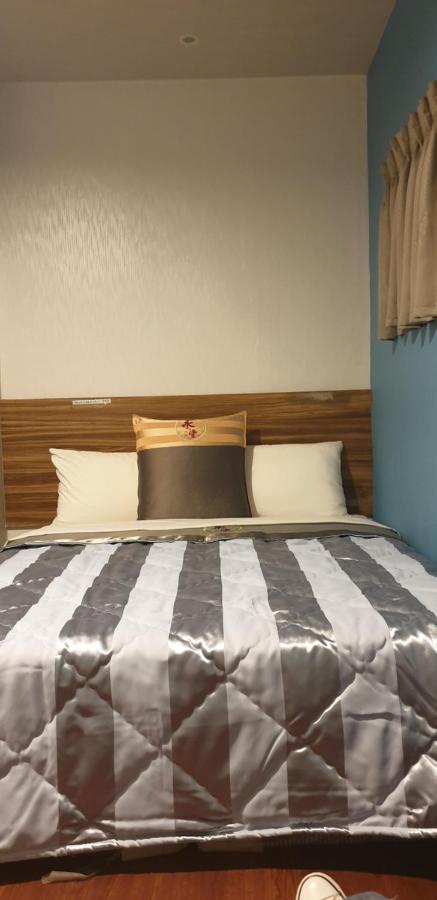 Yung Feng Hotel Цзілун Екстер'єр фото