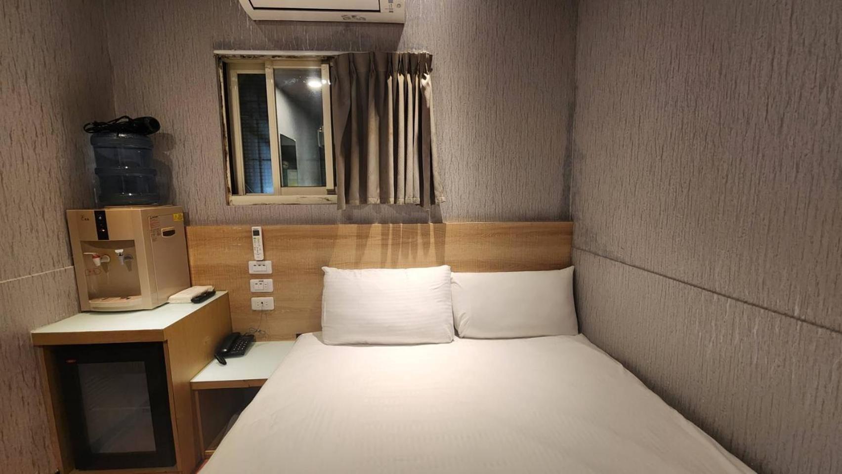Yung Feng Hotel Цзілун Екстер'єр фото
