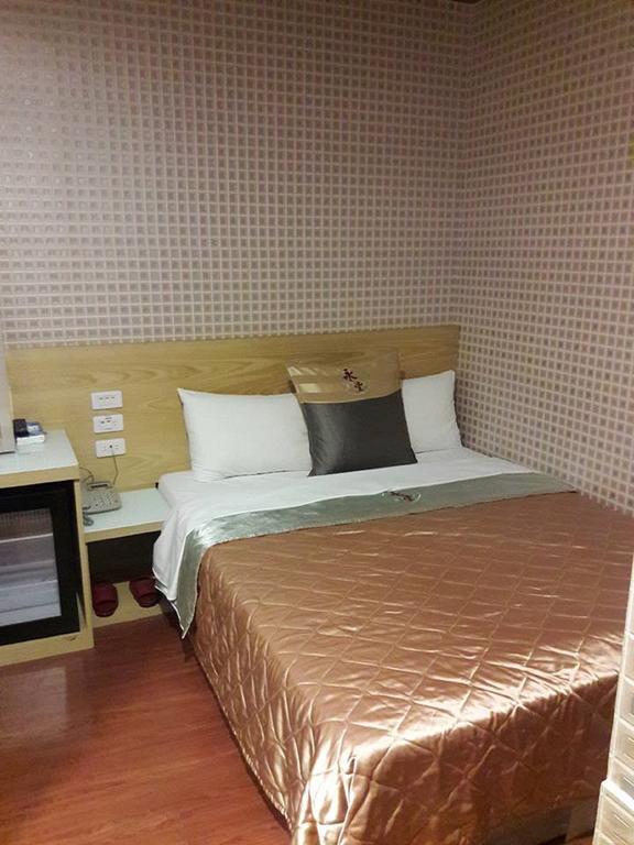 Yung Feng Hotel Цзілун Екстер'єр фото